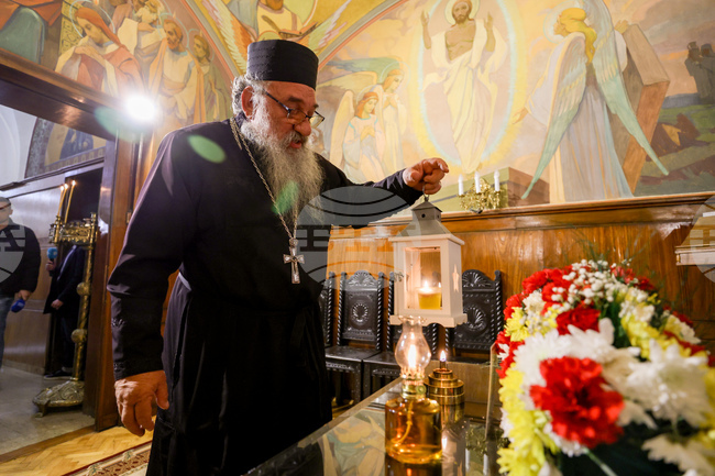 Синодален параклис „Св. цар Борис-Михаил“ - Благодатният огън