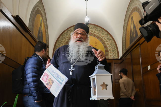 Синодален параклис „Св. цар Борис-Михаил“ - Благодатният огън