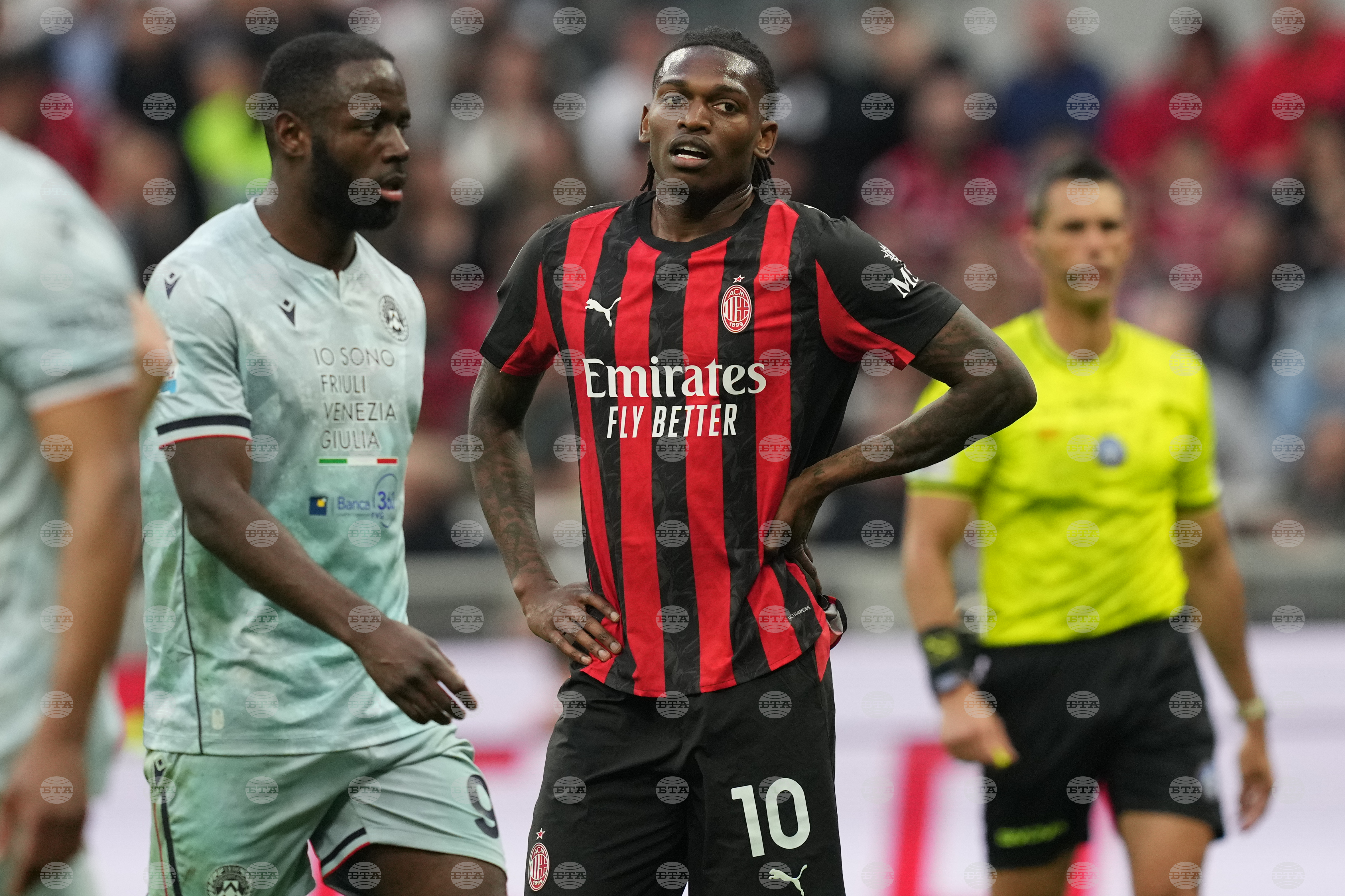 Рафаел Леао от Милан е в трансферните планове на Байерн и Барселона