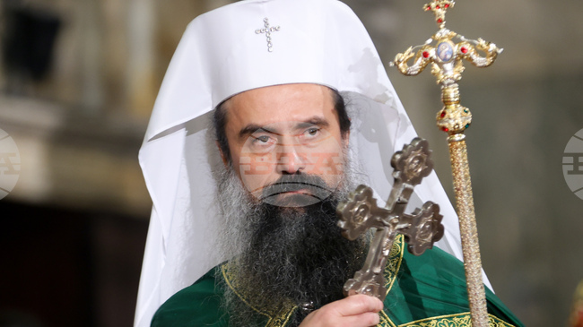 Христос воскресе, възвести българският патриарх Даниил пред катедралата „Св. Александър Невски“