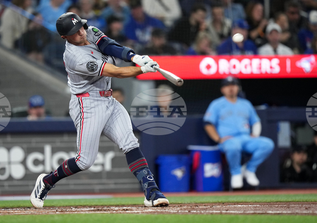 Twins Ble Jays Baseball