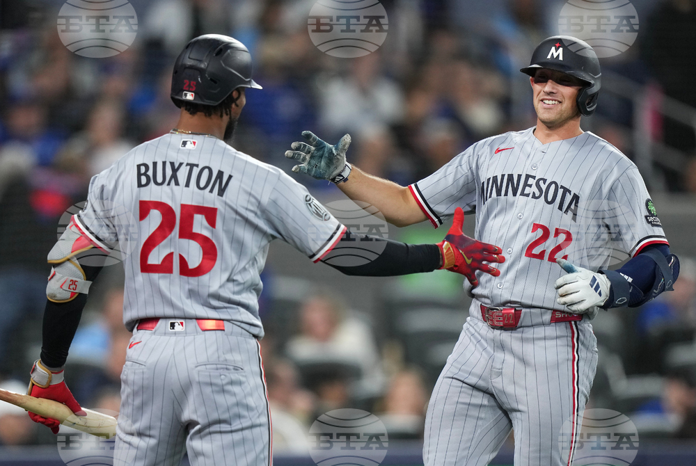 Twins Ble Jays Baseball