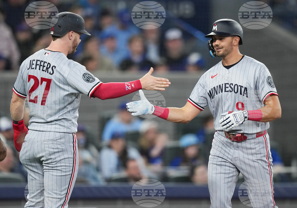 Twins Ble Jays Baseball