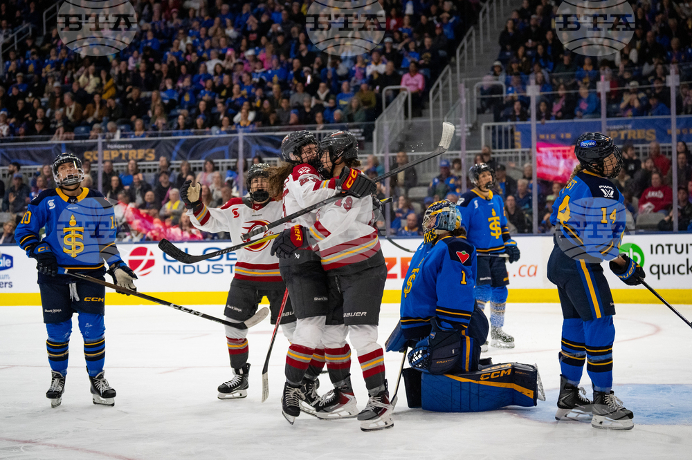 PWHL Charge Sceptres Hockey