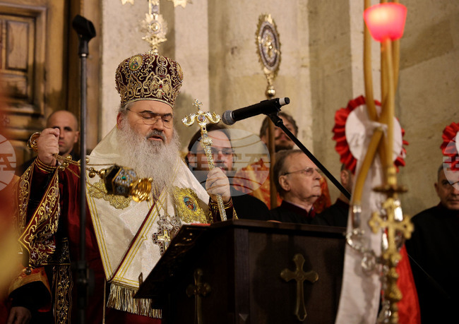 Възкресението на Христос е денят на обновлението на човека и началото на новия живот, каза Варненският митрополит Йоан