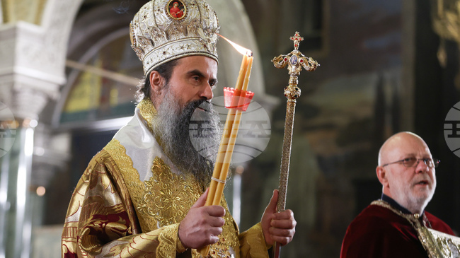 Христовото Възкресение е наша непрестанна радост и вдъхновение, каза патриарх Даниил пред катедралата „Св. Александър Невски"