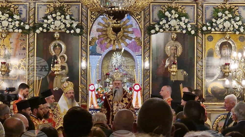 Пловдив - храм „Успение Богородично” - Възкресение Христово