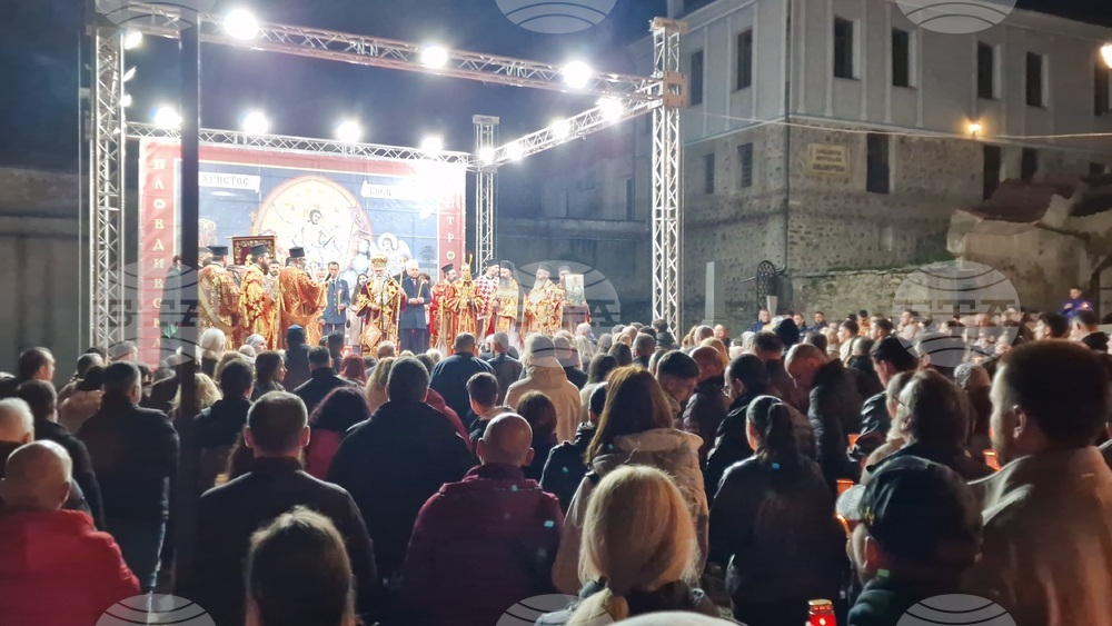 Пловдив - храм „Успение Богородично” - Възкресение Христово