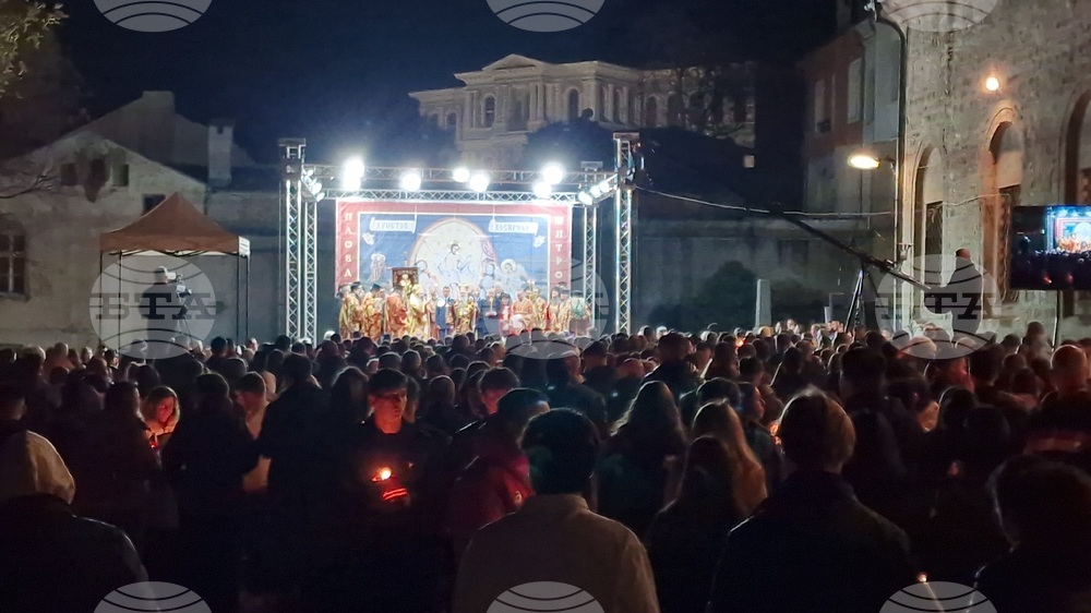 Пловдив - храм „Успение Богородично” - Възкресение Христово