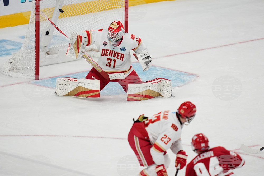 NCAA Denver Wisconsin Hockey