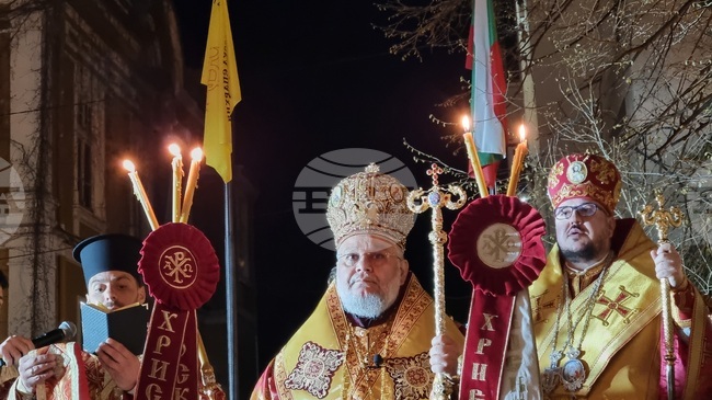 Най-светлият празник – Възкресение Христово, отново озарява душите ни, каза Старозагорският митрополит Киприан 