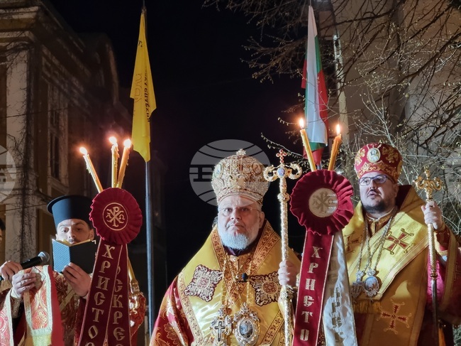 Най-светлият празник – Възкресение Христово, отново озарява душите ни, каза Старозагорският митрополит Киприан 