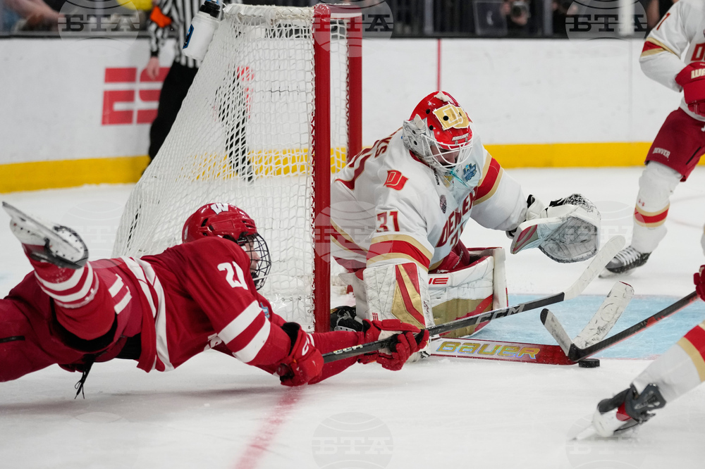 APTOPIX NCAA Denver Wisconsin Hockey