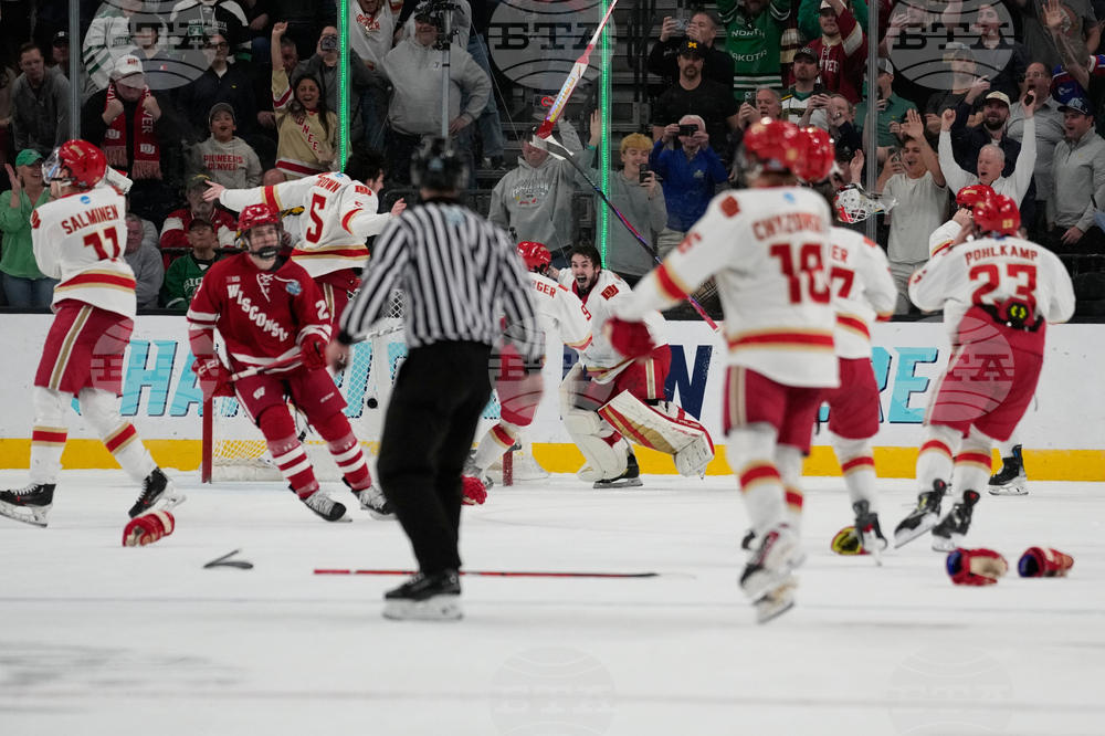 NCAA Denver Wisconsin Hockey