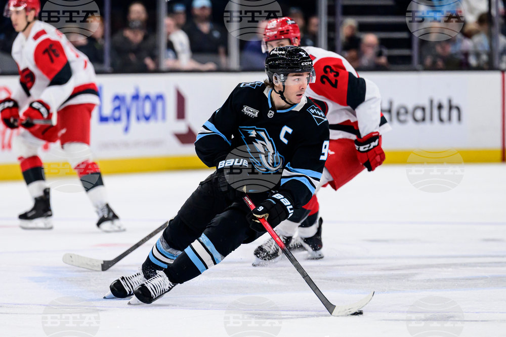 Hurricanes Mammoth Hockey