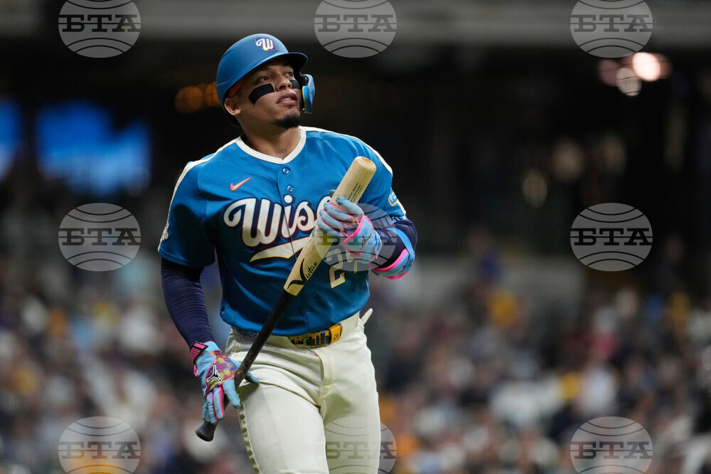 Nationals Brewers Baseball