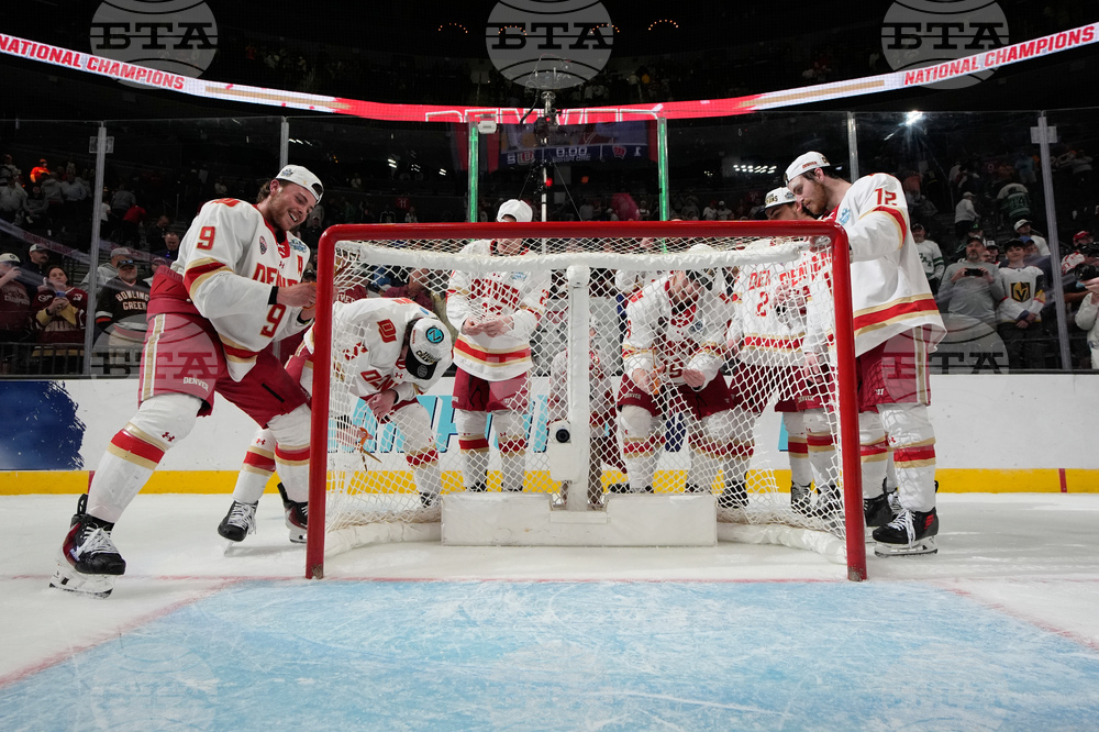 NCAA Denver Wisconsin Hockey