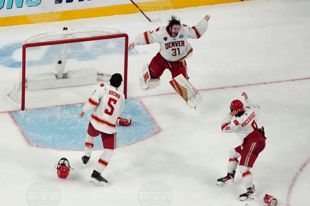 NCAA Denver Wisconsin Hockey
