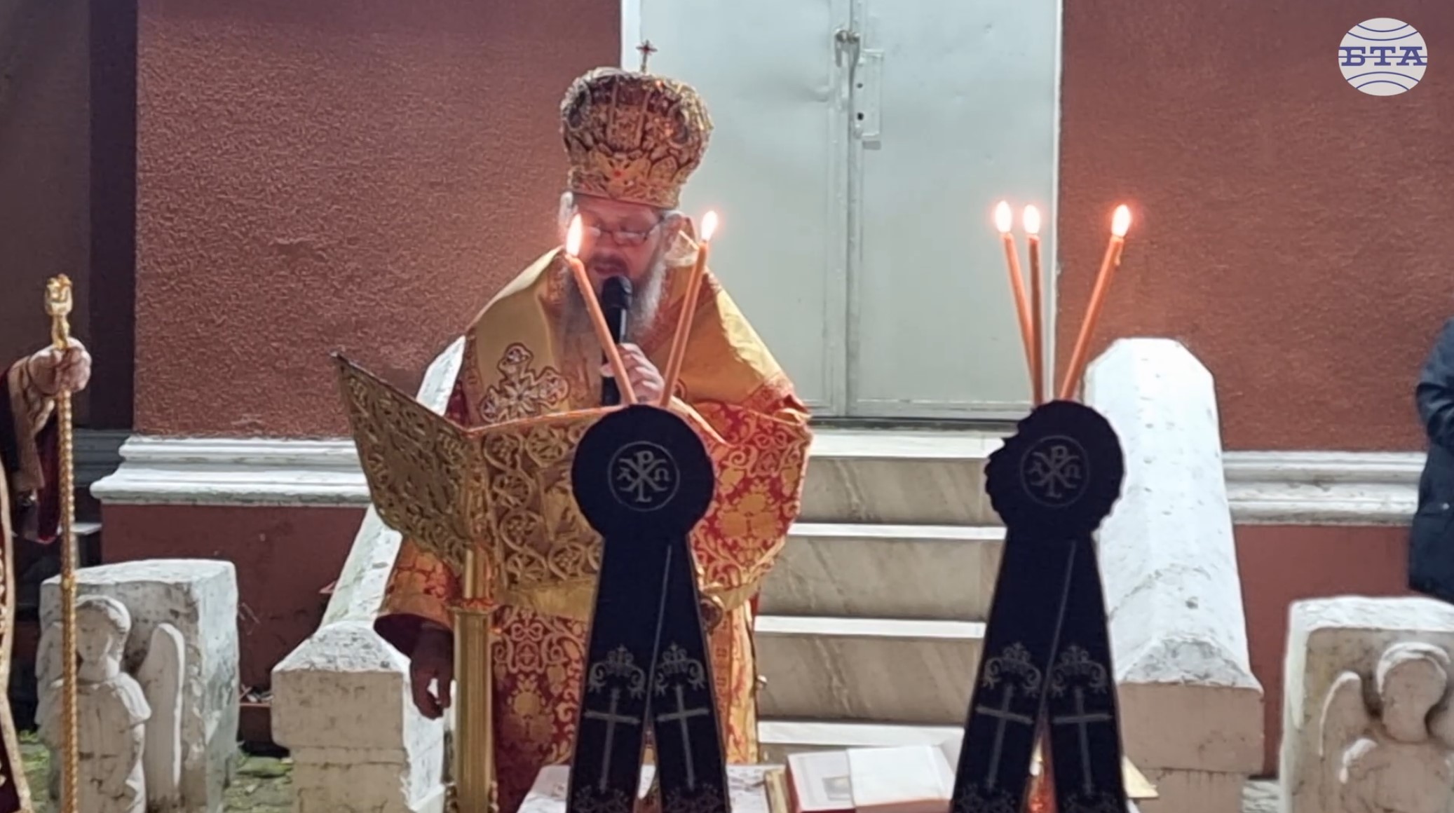 Христовото Възкресение посрещнаха миряните в катедралния храм "Св. св. първоапостоли Петър и Павел" в Силистра