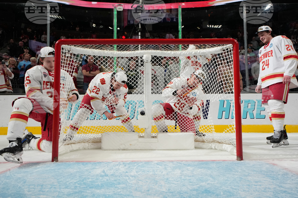 NCAA Denver Wisconsin Hockey