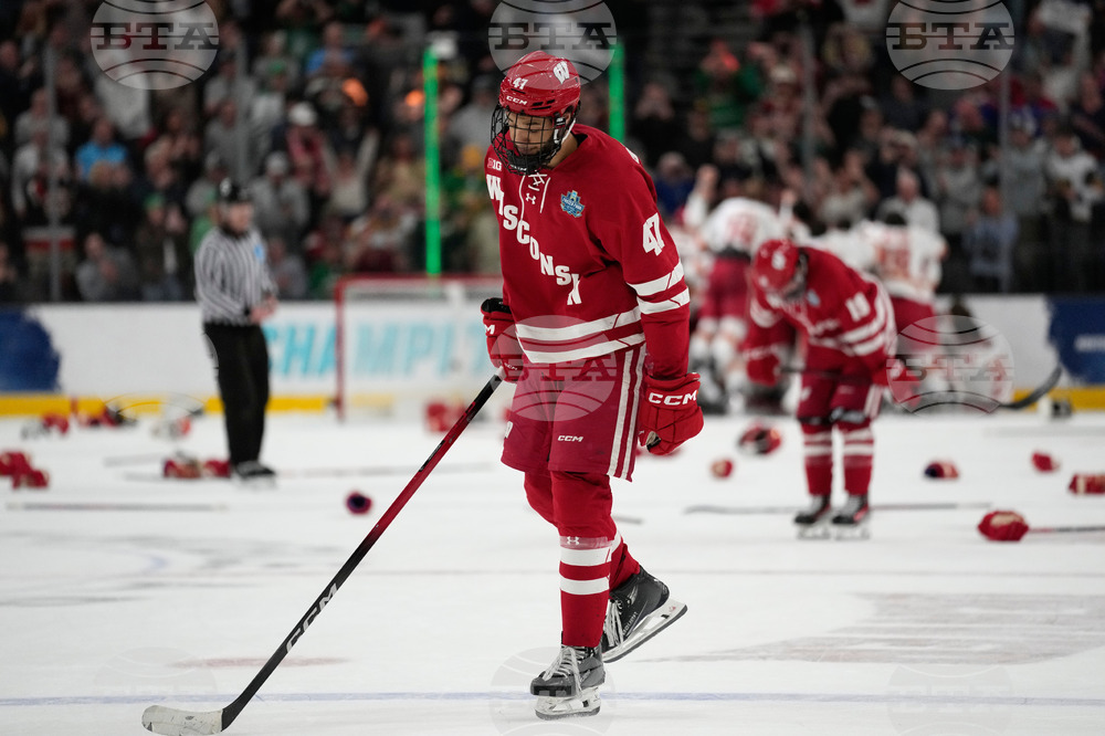 NCAA Denver Wisconsin Hockey
