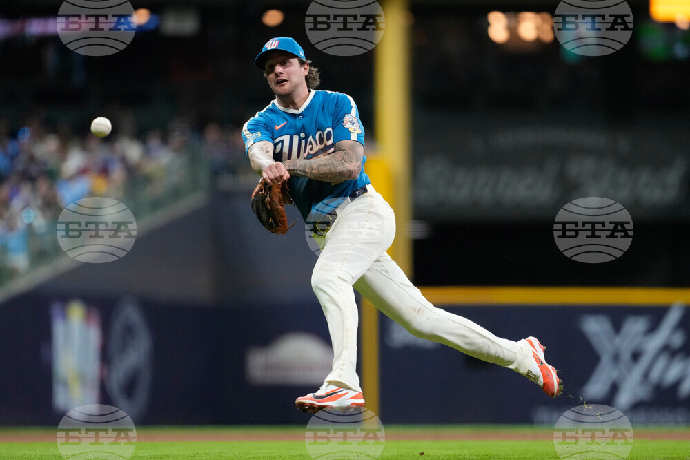 Nationals Brewers Baseball