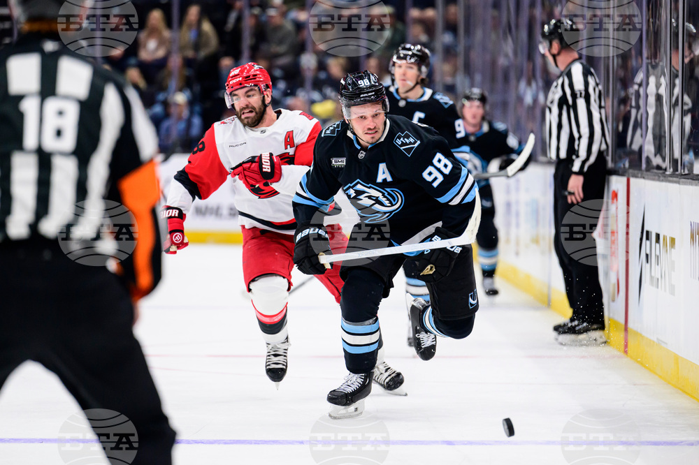 Hurricanes Mammoth Hockey