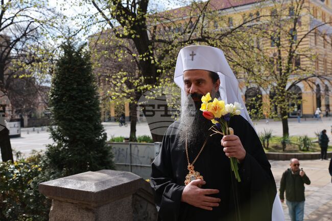 Радостта от Възкресението не престава и до днес, каза патриарх Даниил