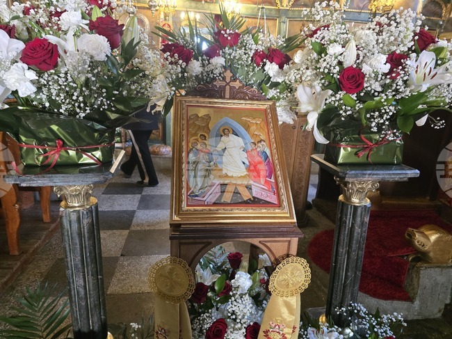 В храм „Успение Богородично“ в село Рупите беше отслужена тържествена великденска литургия