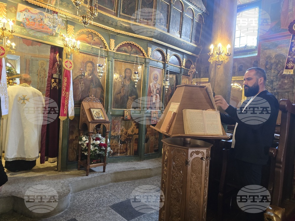 Село Рупите празнична литургия - храм "Успение Богородично"