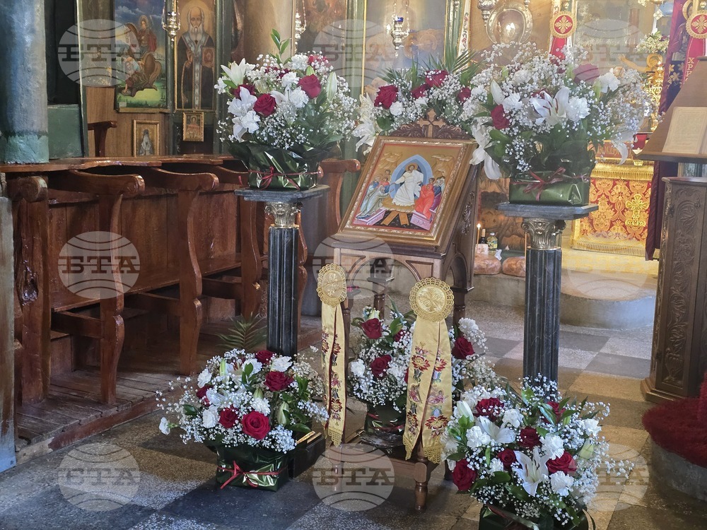 Село Рупите празнична литургия - храм "Успение Богородично"