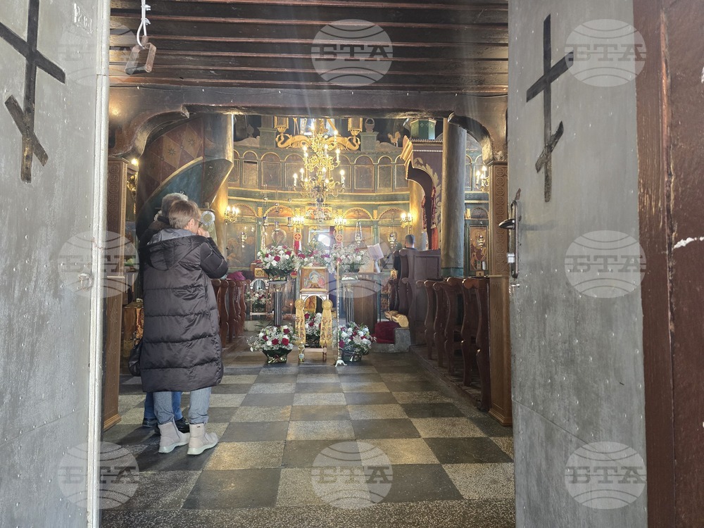 Село Рупите празнична литургия - храм "Успение Богородично"