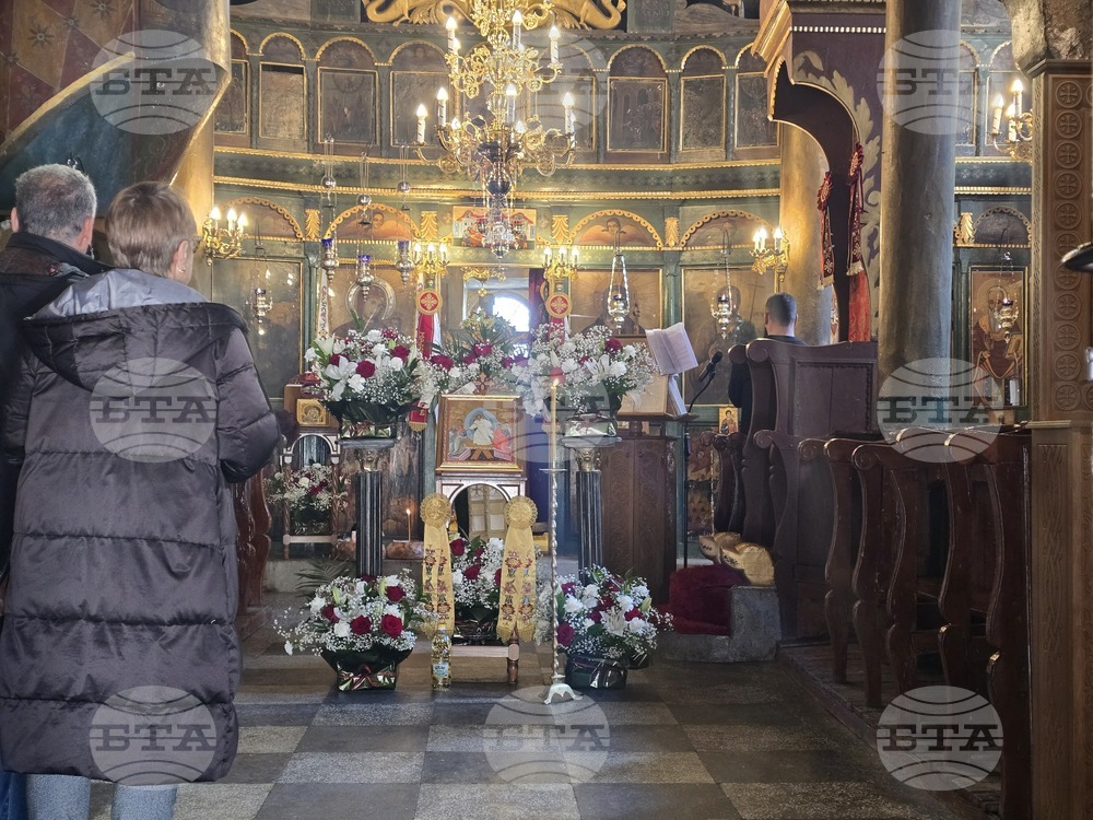 Село Рупите празнична литургия - храм "Успение Богородично"