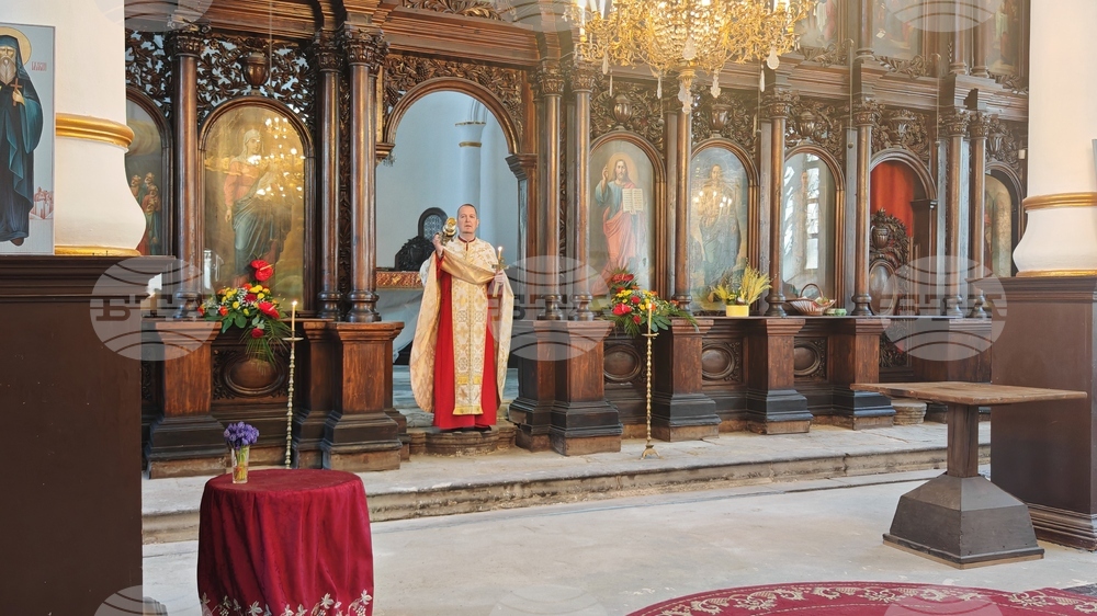 Габрово - Великден - служба