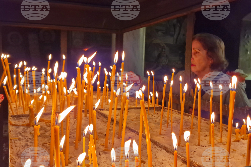 Разград - храм „Св. Николай Мирликийски Чудотворец“  - богослужение за Възкресение Христово