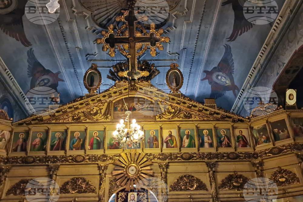 Разград - храм „Св. Николай Мирликийски Чудотворец“  - богослужение за Възкресение Христово