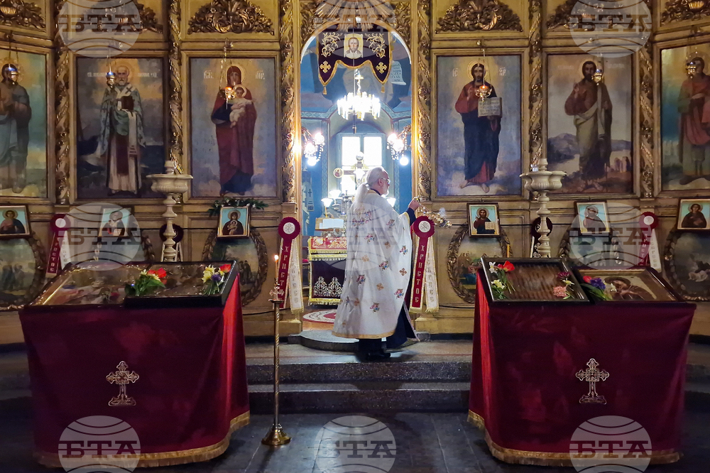 Разград - храм „Св. Николай Мирликийски Чудотворец“  - богослужение