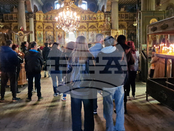 Разград - храм „Св. Николай Мирликийски Чудотворец“  - богослужение за Възкресение Христово