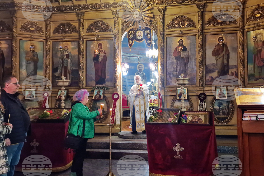Разград - храм „Св. Николай Мирликийски Чудотворец“  - богослужение