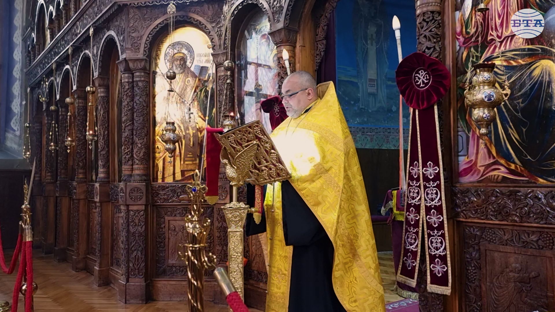 Здраве, мир, разбирателство и любов в сърцата си пожелаха хората в Ямбол на Възкресение Христово