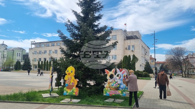  Търговище - Великденска украса - център