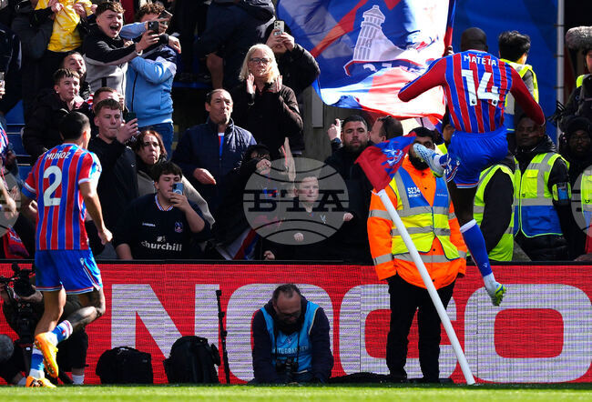 Кристъл Палас победи Нюкасъл, Съндърланд се наложи над Тотнъм във Висшата лига