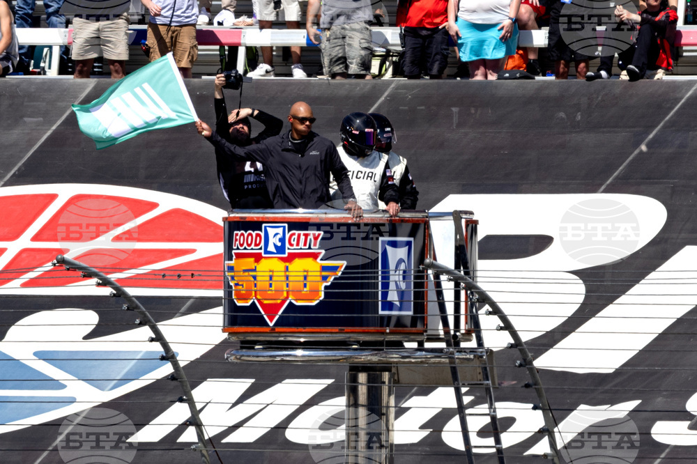 NASCAR Bristol Auto Racing