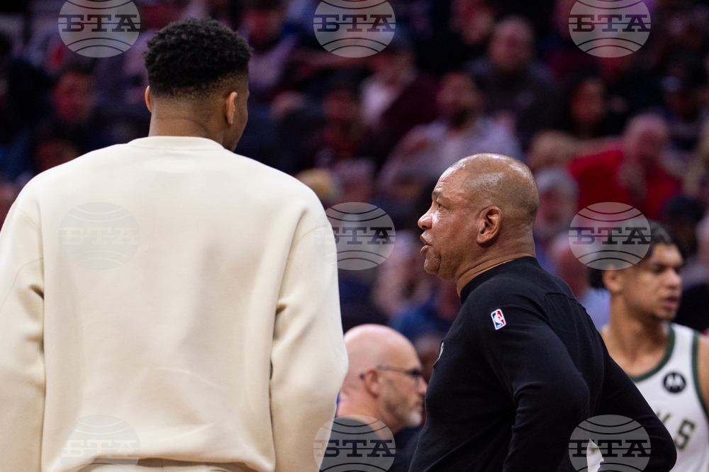 Bucks 76ers Basketball