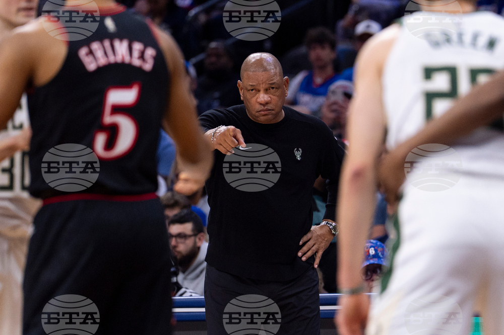 Bucks 76ers Basketball