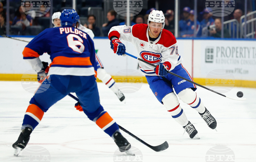 CORRECTION Canadiens Islanders Hockey