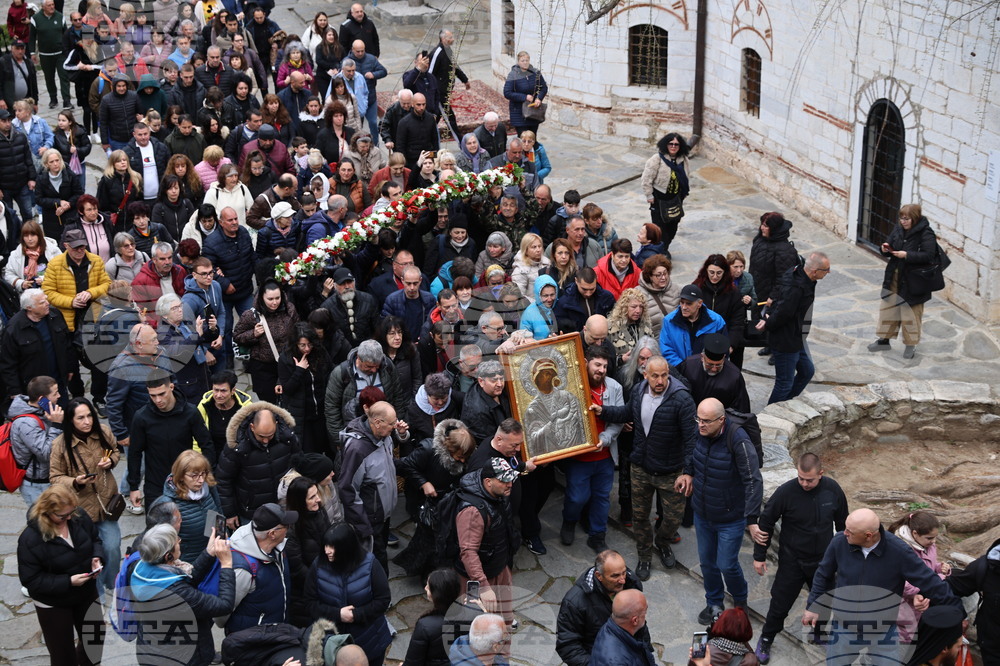 Бачковски манастир - чудотворна икона на Света Богородица