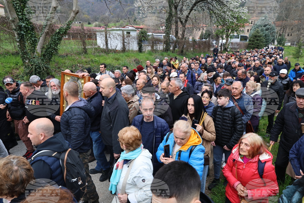 Бачковски манастир - чудотворна икона на Света Богородица