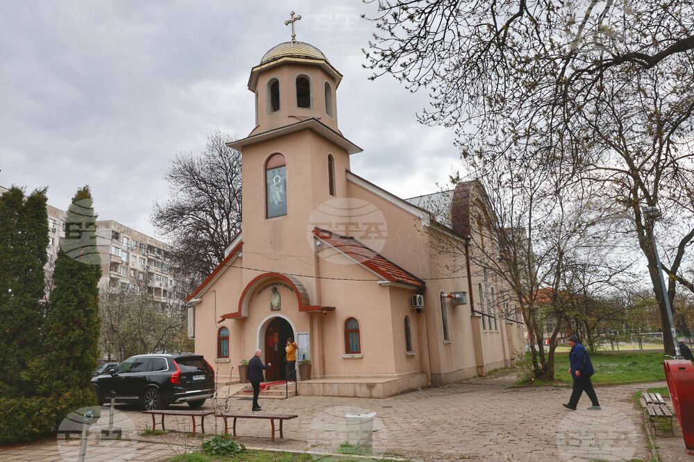 Храм „Възкресение Христово“ - света литургия