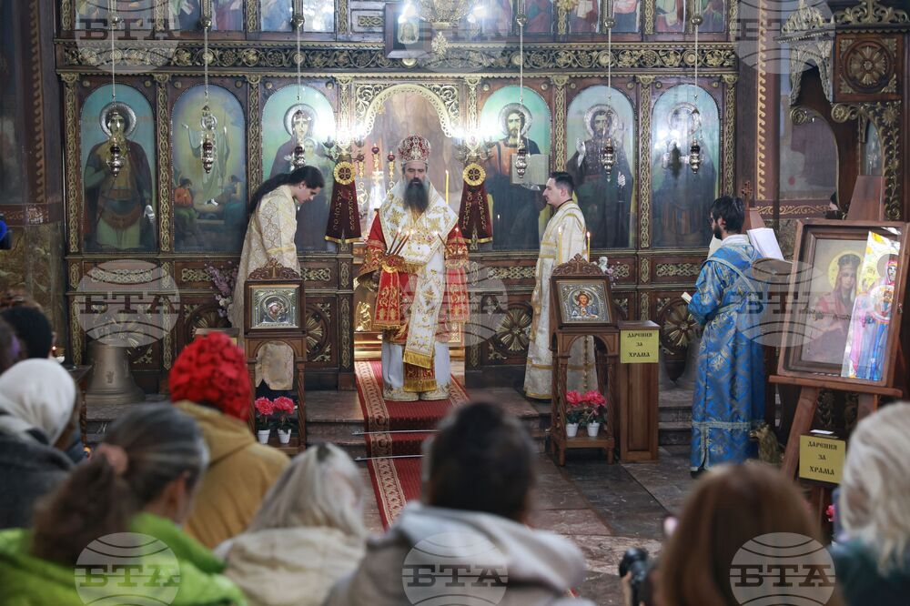 Храм „Възкресение Христово“ - света литургия